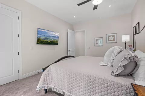 Bedroom - 5705 S Castlebay Dr, Springfield, MO 65809 photo 11 of 13