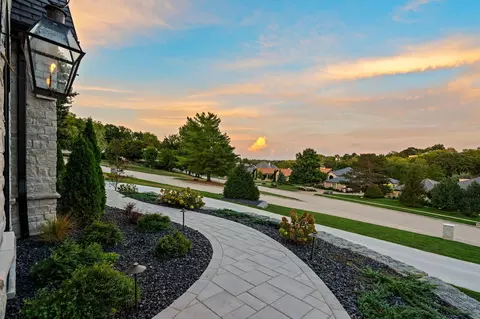 Exterior - 5705 S Castlebay Dr, Springfield, MO 65809 photo 3 of 25