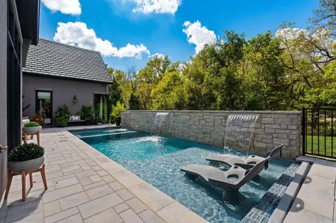 Exterior - 5705 S Castlebay Dr, Springfield, MO 65809 photo 15 of 25