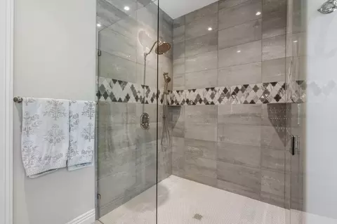 Bath - 5705 S Castlebay Dr, Springfield, MO 65809 photo 7 of 11