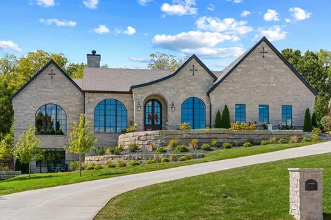 Exterior - 5705 S Castlebay Dr, Springfield, MO 65809 photo 5 of 25