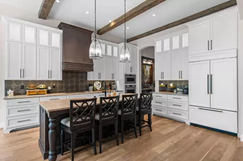 Kitchen - 5705 S Castlebay Dr, Springfield, MO 65809 photo 2 of 10