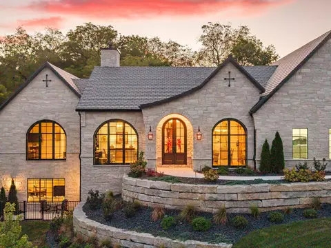Exterior - 5705 S Castlebay Dr, Springfield, MO 65809 photo 2 of 25