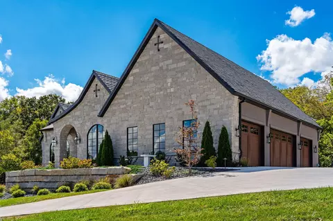 Exterior - 5705 S Castlebay Dr, Springfield, MO 65809 photo 6 of 25