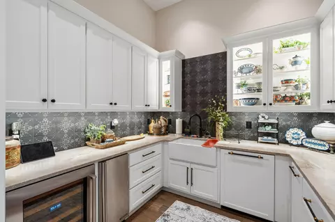 Kitchen - 5705 S Castlebay Dr, Springfield, MO 65809 photo 10 of 10
