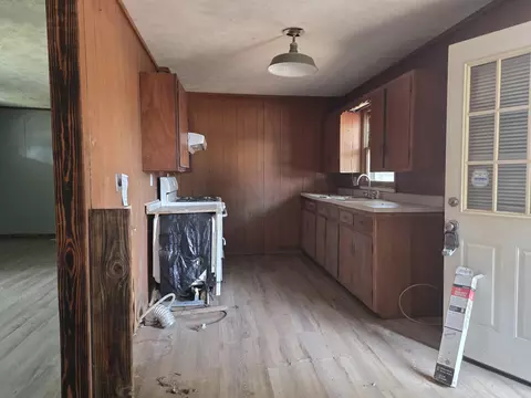 Entry Way - 515 S Beverly St, Billings, MO 65610 photo 1 of 1