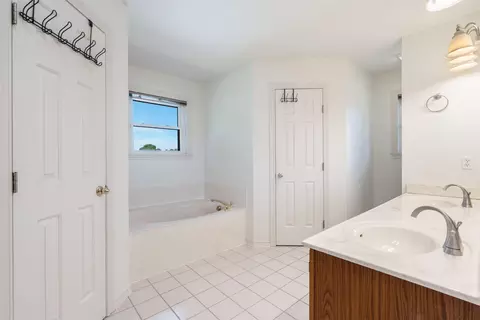 Bath - 307 S 38th St, Nixa, MO 65714 photo 2 of 4