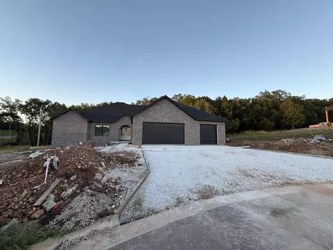 Exterior - 1795 W Gaslight Dr, Springfield, MO 65810 photo 2 of 5