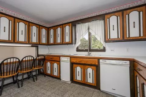 Kitchen - 102 E Mockingbird Ln, Crane, MO 65633 photo 3 of 4