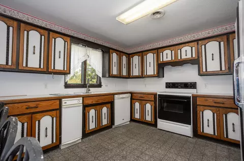 Kitchen - 102 E Mockingbird Ln, Crane, MO 65633 photo 1 of 4