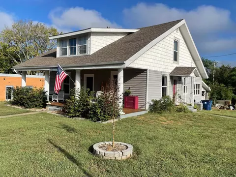 Exterior - 305 E Church St, Ozark, MO 65721 photo 6 of 6