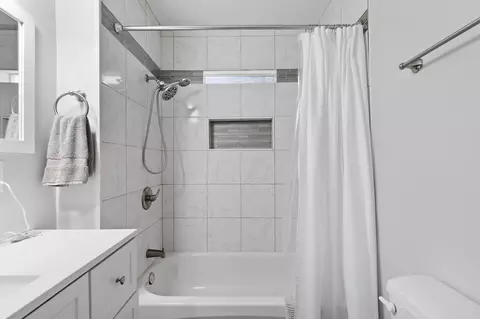 Bath - 308 E Centennial Ave, Carthage, MO 64836 photo 2 of 2