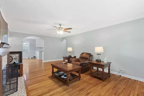 Living - 308 E Centennial Ave, Carthage, MO 64836 photo 2 of 4