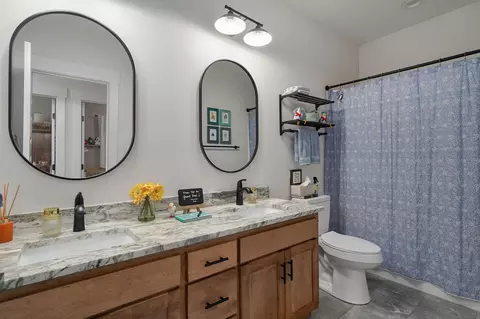 Bath - 1107 S Brooks Ave, Ozark, MO 65721 photo 3 of 3