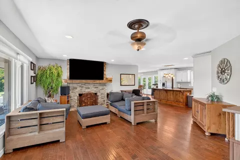 Living - 4967 E Farm Road 66, Springfield, MO 65803 photo 1 of 2