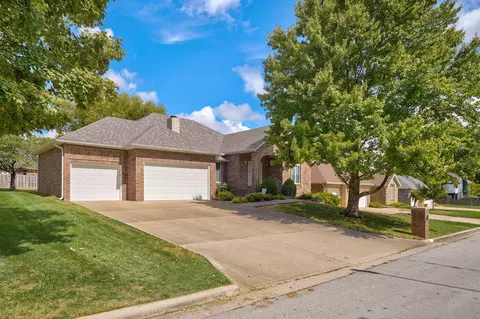 Exterior - 2705 E Shady Glen Dr, Springfield, MO 65804 photo 10 of 10