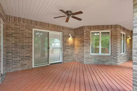 Exterior - 2705 E Shady Glen Dr, Springfield, MO 65804 photo 4 of 10