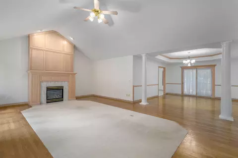 Living - 2705 E Shady Glen Dr, Springfield, MO 65804 photo 4 of 7