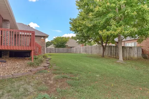 Exterior - 2705 E Shady Glen Dr, Springfield, MO 65804 photo 9 of 10