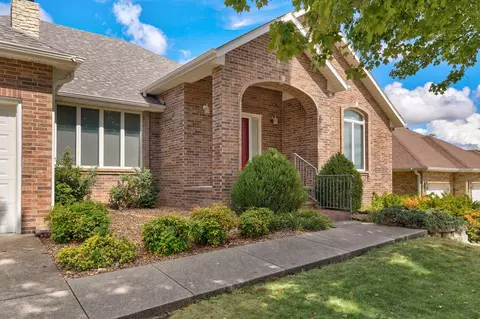Exterior - 2705 E Shady Glen Dr, Springfield, MO 65804 photo 3 of 10