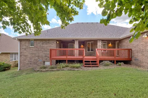 Exterior - 2705 E Shady Glen Dr, Springfield, MO 65804 photo 6 of 10