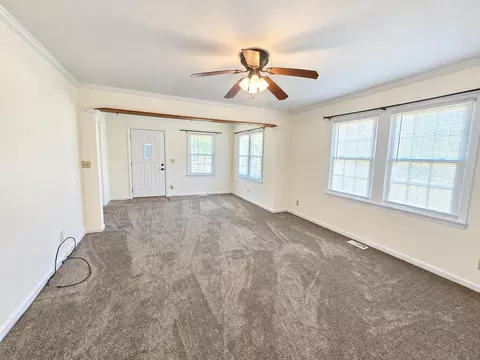 Living - 821 Main St, Cabool, MO 65689 photo 2 of 2