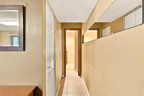 Entry Way - 500 Bluebird Ln, Shell Knob, MO 65747 photo 7 of 8
