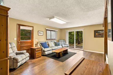 Living - 500 Bluebird Ln, Shell Knob, MO 65747 photo 6 of 7