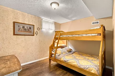 Bedroom - 500 Bluebird Ln, Shell Knob, MO 65747 photo 6 of 7