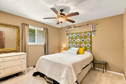 Bedroom - 500 Bluebird Ln, Shell Knob, MO 65747 photo 2 of 7