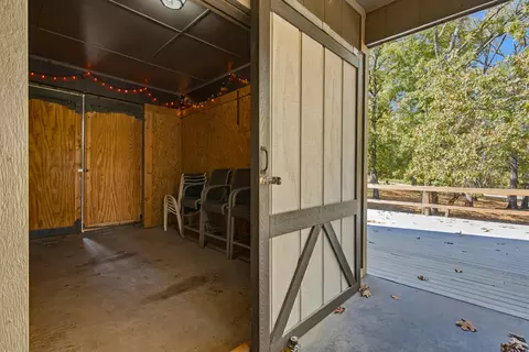 Exterior - 500 Bluebird Ln, Shell Knob, MO 65747 photo 4 of 11