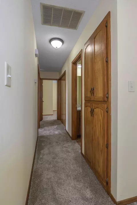 Entry Way - 1141 E Cambridge St, Springfield, MO 65807 photo 1 of 1