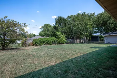 Exterior - 1141 E Cambridge St, Springfield, MO 65807 photo 8 of 8