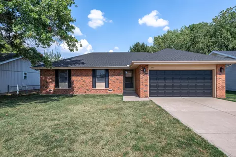 Exterior - 1141 E Cambridge St, Springfield, MO 65807 photo 2 of 8