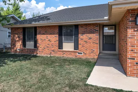 Exterior - 1141 E Cambridge St, Springfield, MO 65807 photo 4 of 8