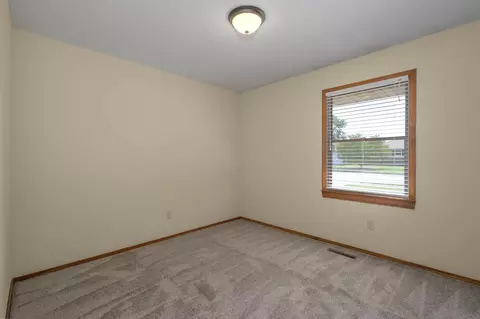 Bedroom - 1141 E Cambridge St, Springfield, MO 65807 photo 6 of 8