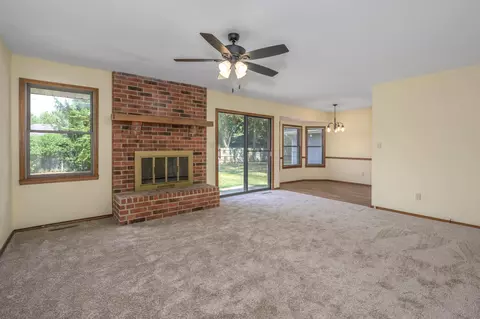 Living - 1141 E Cambridge St, Springfield, MO 65807 photo 2 of 3