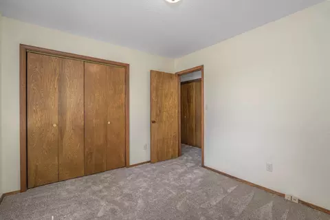 Bedroom - 1141 E Cambridge St, Springfield, MO 65807 photo 7 of 8