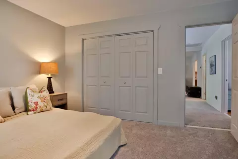 Bedroom - 648 S Peach Tree Ave, Springfield, MO 65802 photo 2 of 8