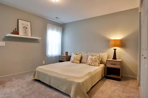 Bedroom - 648 S Peach Tree Ave, Springfield, MO 65802 photo 4 of 8