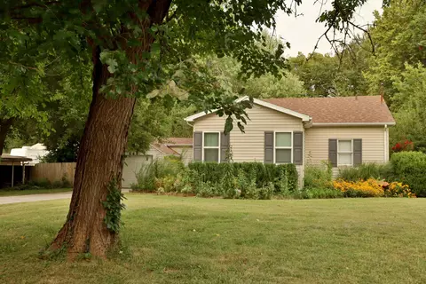 Exterior - 648 S Peach Tree Ave, Springfield, MO 65802 photo 9 of 19