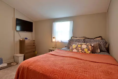 Bedroom - 648 S Peach Tree Ave, Springfield, MO 65802 photo 6 of 8