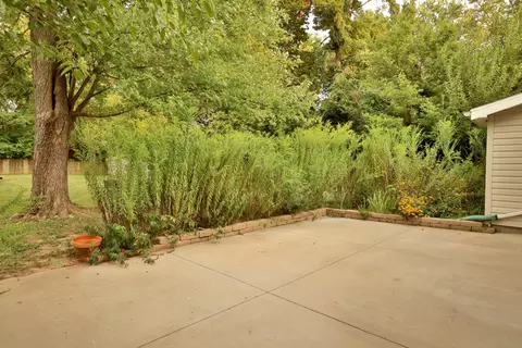 Exterior - 648 S Peach Tree Ave, Springfield, MO 65802 photo 3 of 19