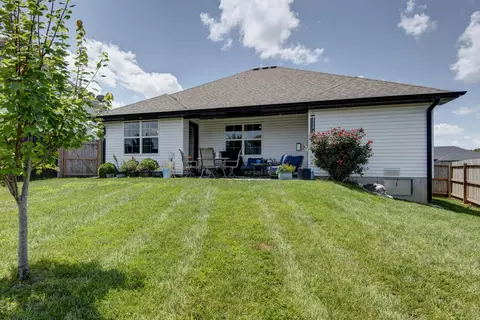 Exterior - 813 E Brewer Ave, Nixa, MO 65714 photo 5 of 6