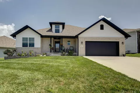Exterior - 813 E Brewer Ave, Nixa, MO 65714 photo 2 of 6