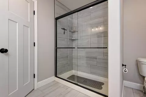 Bath - 813 E Brewer Ave, Nixa, MO 65714 photo 1 of 3