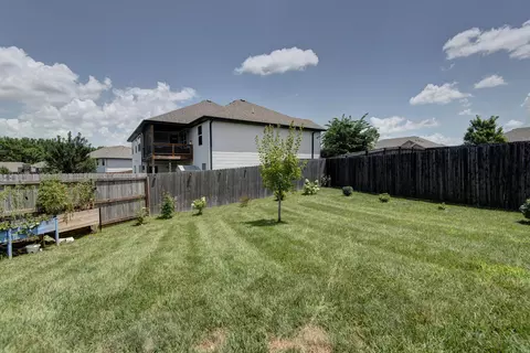 Exterior - 813 E Brewer Ave, Nixa, MO 65714 photo 6 of 6