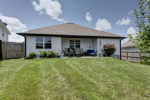 Exterior - 813 E Brewer Ave, Nixa, MO 65714 photo 4 of 6