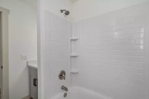 Bath - 1934 N Yates Ave, Springfield, MO 65803 photo 2 of 2