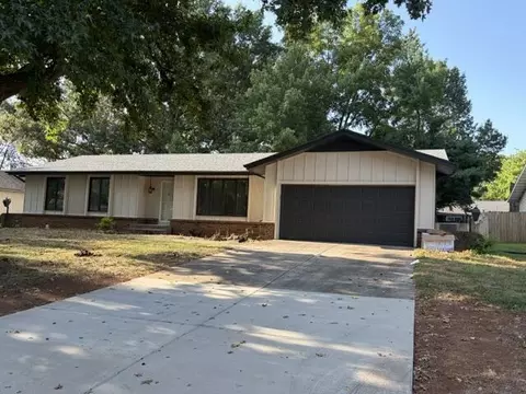 1754 E Cardinal St, Springfield, MO 65804